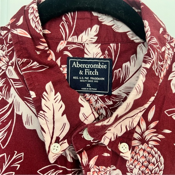 Abercrombie & Fitch Men’s Red and White Casual Button Down Hawaiian Shirt XL - Picture 5 of 7